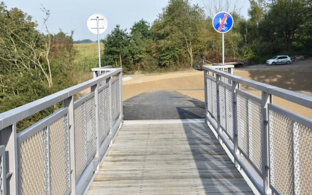 Super počin, chválí si lidé lávku na místě, kde stávala slavná chaloupka na pilíři