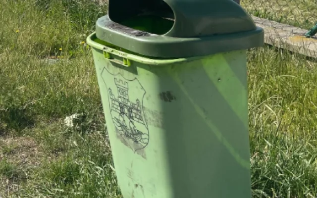 V Tachově mají koše se znakem Bělehradu, nikdo si toho celé roky ani nevšiml