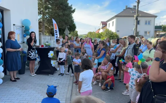 Město Touškov otevřelo novou dětskou skupinu Kopretina pro 24 dětí