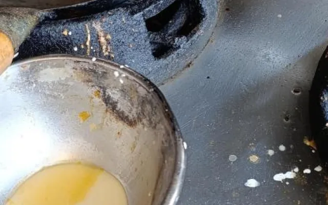Naprosto nepřijatelná hygiena, inspekce uzavřela asijské bistro před bývalým Priorem