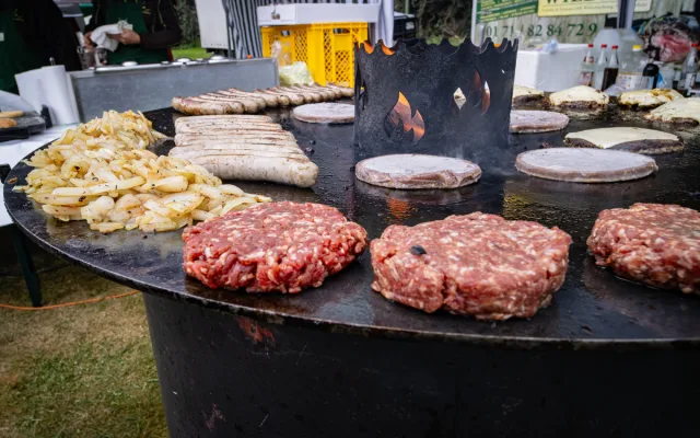 Sousedský food festival v Tachově láká na autentickou atmosféru i moravská vína
