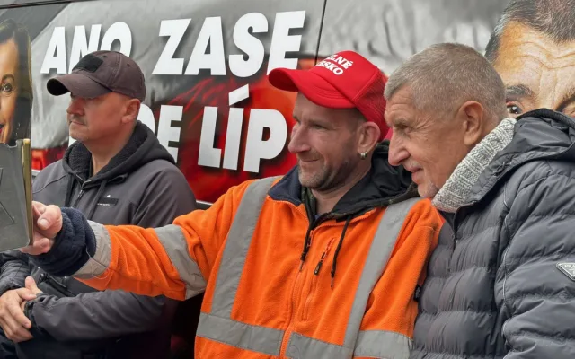 Babiš šel na akci ANO v Plzni do ostrého konfliktu se studenty. Došlo i na Jezulátko