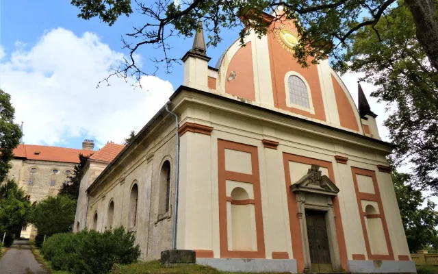 Zámek Zelená Hora u Nepomuku převzala místní firma, obec ho prodala za 30 mil.
