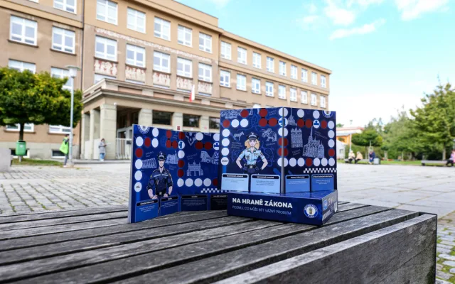 Strážnice vymyslela deskovou hru Na hraně zákona, ráda by ji dostala i do knihoven