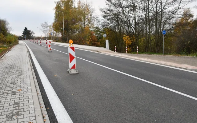 Na Klatovské třídě v Plzni začíná provoz na nové okružní křižovatce