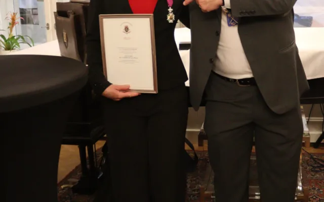 Vyznamenání Filipa, krále Belgického, předal velvyslanec J. E. Jurgen van Meirvenne