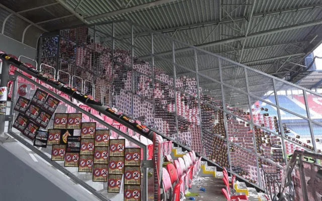 Slavia dostala rekordní pokutu 600 000 za řádění fanoušků a demolici stadionu v Plzni
