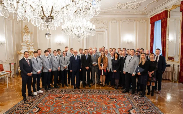 Student daroval prezidentovi motorku, model vyfrézoval ze slitiny hliníku