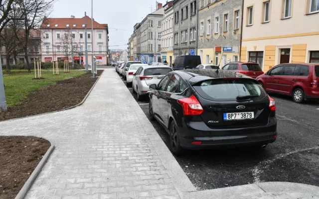 Na Husovo náměstí se opět vrátí doprava, opravy za 40 milionů mají zvýšit bezpečnost
