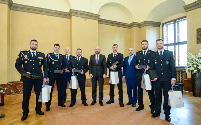 FOTO: Hrdinové, kteří žijí mezi námi. Na plzeňské radnici bylo oceněno 22 statečných
