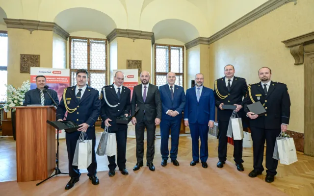 FOTO: Hrdinové, kteří žijí mezi námi. Na plzeňské radnici bylo oceněno 22 statečných