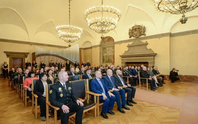 FOTO: Hrdinové, kteří žijí mezi námi. Na plzeňské radnici bylo oceněno 22 statečných