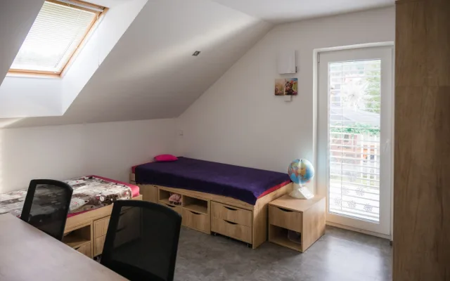 FOTO: Sourozenci z dětského domova ve Staňkově bydlí v novém komunitním domě