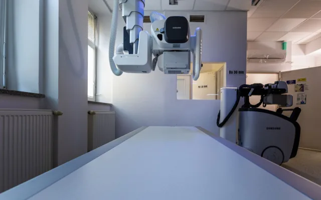 Nemocnice má nový rentgen. Zkrátí čas vyšetření a sníží radiační zátěž pro pacienty