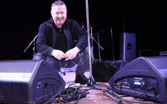 Těžká rána pro rockovou scénu, oblíbený zpěvák náhle zemřel po odehraném koncertu