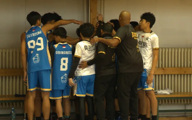 Basketbalisté z Bali válí na palubce