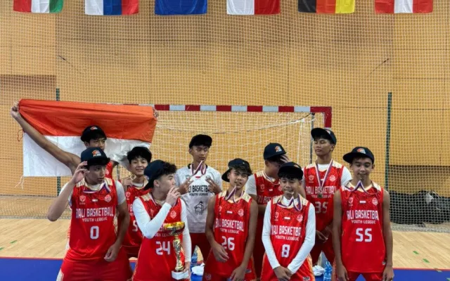 Z tropického Bali rovnou do mrazu. Mladí basketbalisté u nás poprvé viděli sníh