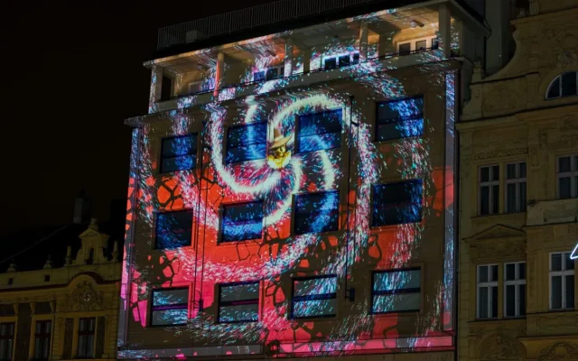 ANKETA: Novoroční videomapping sklízí obrovskou kritiku. Radši nic než tohle, vzkazují lidé