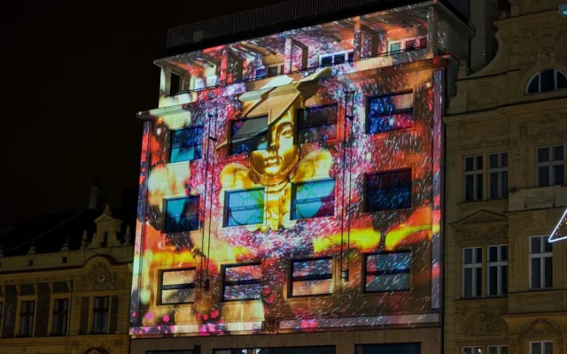 ANKETA: Novoroční videomapping sklízí obrovskou kritiku. Radši nic než tohle, vzkazují lidé