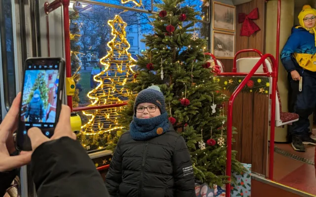 Interiér plzeňské vánoční tramvaje, foto: Zuzana Duzbabová