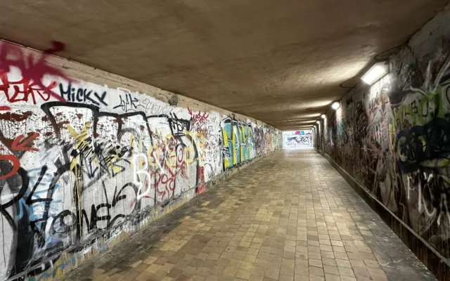 Strašidelný podchod zmizí. Rušnou Rokycanskou překlene lávka dlouhá 116 metrů
