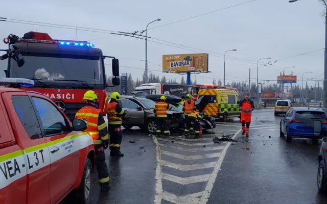 Nehoda na křižovatce Jateční x Těšínská
