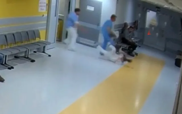 Agresivní a nebezpeční pacienti útočí. Fakultní nemocnice posílila speciální ostrahu