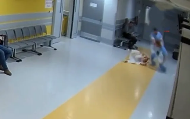 Agresivní a nebezpeční pacienti útočí. Fakultní nemocnice posílila speciální ostrahu