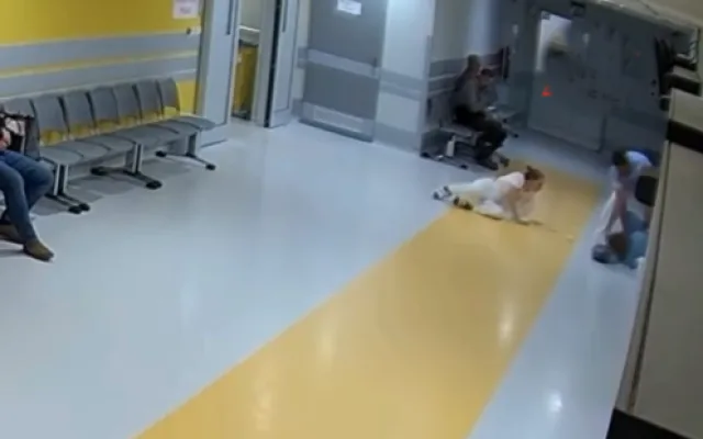 Agresivní a nebezpeční pacienti útočí. Fakultní nemocnice posílila speciální ostrahu