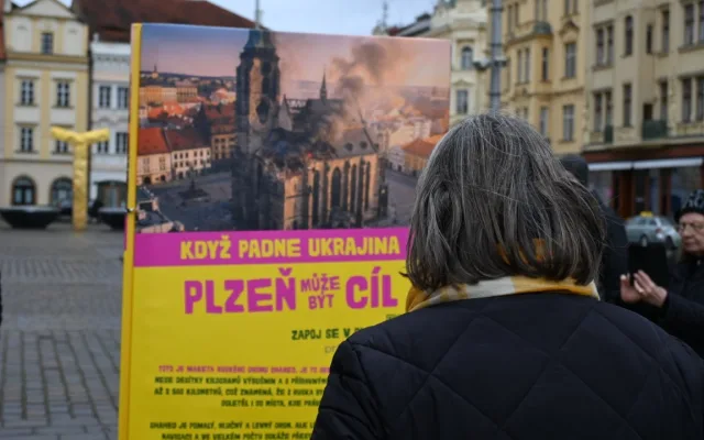 Češi i Ukrajinci vyjádřili na náměstí podporu napadené zemi. Přistál tam i smrtící dron