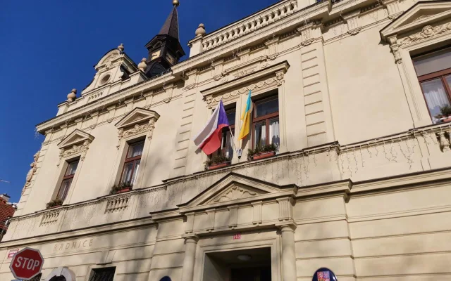 V Blovicích například ukrajinskou vlajku vyvěsili, foto: Město Blovice