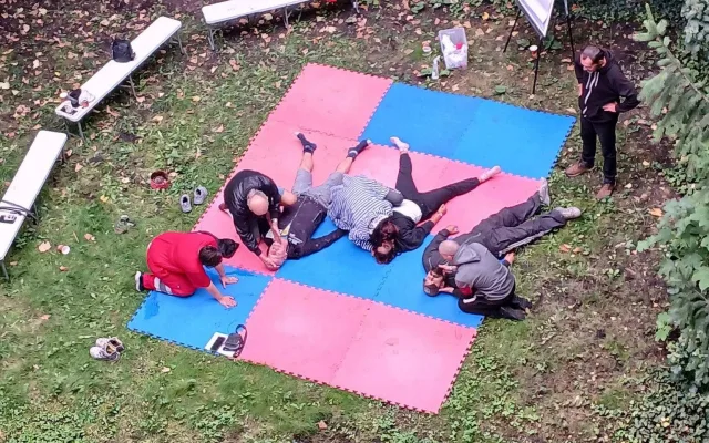 Český projekt kurzů první pomoci pro bezdomovce zaujal v zahraničí