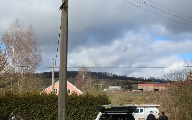 První čápi už jsou doma ze svých zimovišť. Ochranáři upravili problematická hnízda