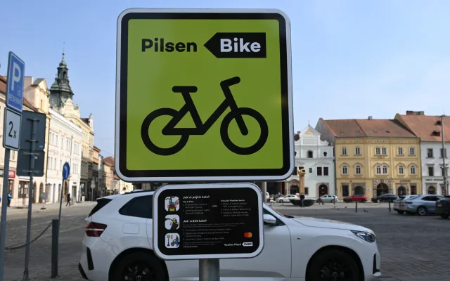 Po metropoli se brzy rozjede 300 sdílených elektrokol, zlodějům by měly odolat.