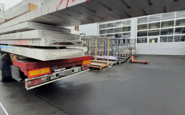 Za nadrozměrné náklady padly tučné pokuty. Jedna souprava byla delší o 5,6 metru