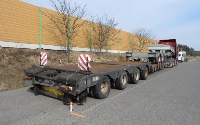 Za nadrozměrné náklady padly tučné pokuty. Jedna souprava byla delší o 5,6 metru