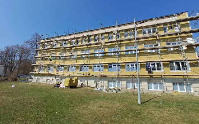 Investice ve stodské nemocnici. Modernizace se dočká bytový dům pro zaměstnance