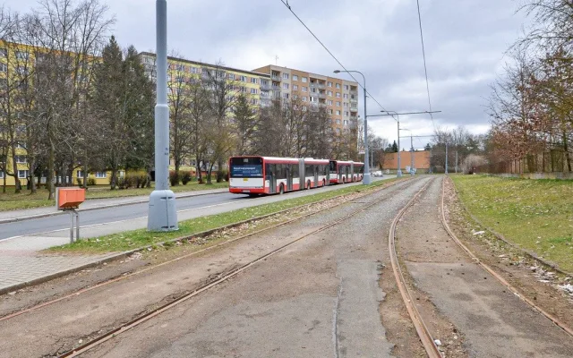 Startuje oprava tramvajových kolejí a zastávky na konečné v plzeňské části Skvrňany