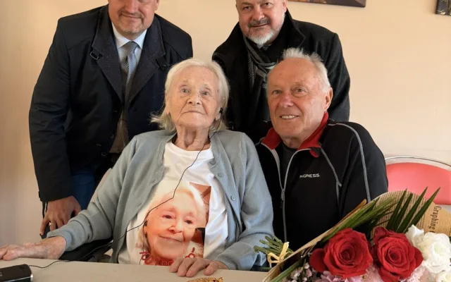Před nacisty se skrývala v lesním bunkru. Domov našla v Plzni, kde oslavila stovku