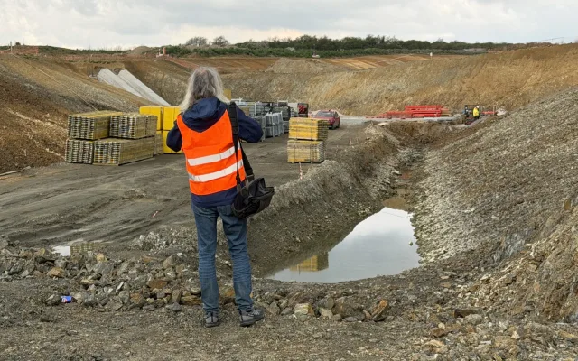 Archeologové zpomalili stavbu obchvatu Přeštic. Hotovo bude o osm měsíců později