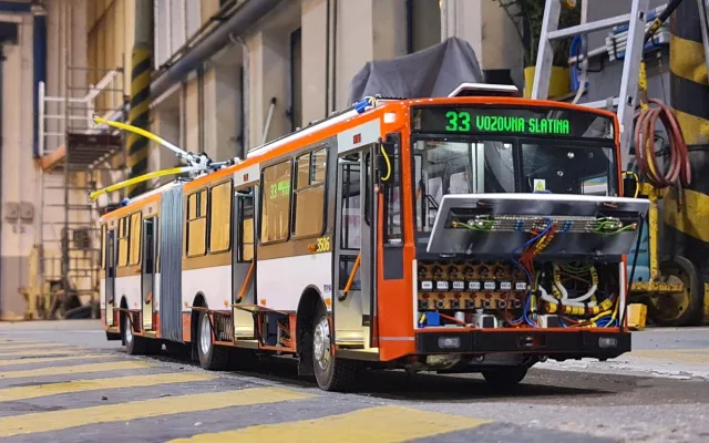 Model trolejbusu Škoda 15Tr v měřítku 1:13.