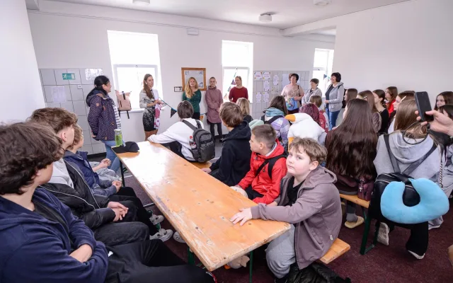 Jejich tátové odešli do války. Ukrajinské děti přijely na rehabilitační pobyt do Plzně