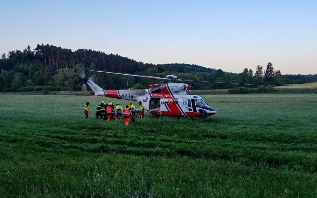 Řidič na čtyřkolce narazil do betonové skruže, náraz ho doslova katapultoval