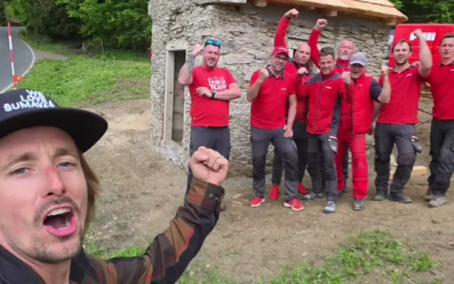 Aktuálně už má novou střechu.