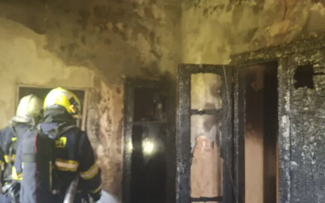 Objekt dříve slavného CD hotelu zachvátil požár. Hasiči evakuovali z budovy 32 osob
