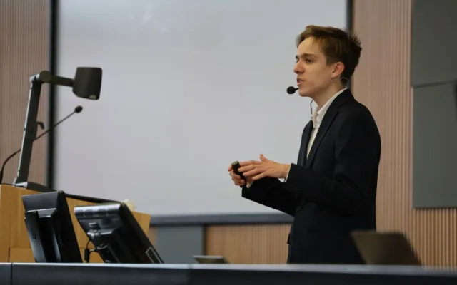 Gymnazista má šanci na státní vyznamenání, vede projekt Zvaž vědu i přednáší o vesmíru