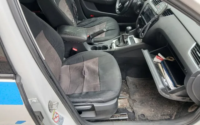 Strážníci schytávají kritiku za prodej služebního auta. Styďte se, píšou jim lidé