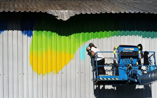 Festival WALLZ rozzářil ulice města, malby ozdobily budovy i vozovku
