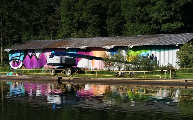 Festival WALLZ rozzářil ulice města, malby ozdobily budovy i vozovku