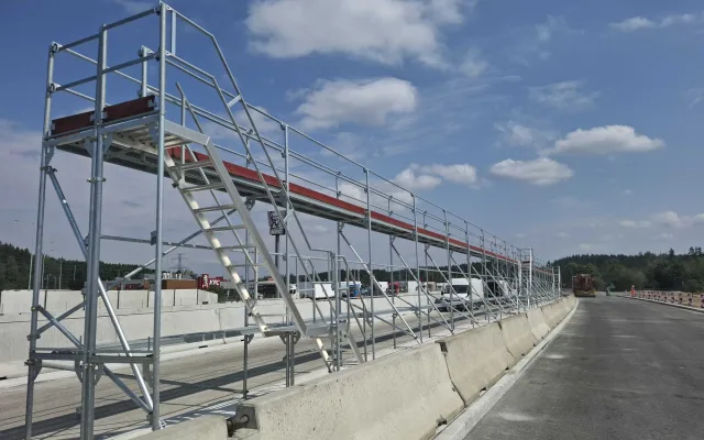 Kvůli probíhající modernizaci rozvadovské odpočívky se na příjezdu do ČR mění podoba dopravních omezení